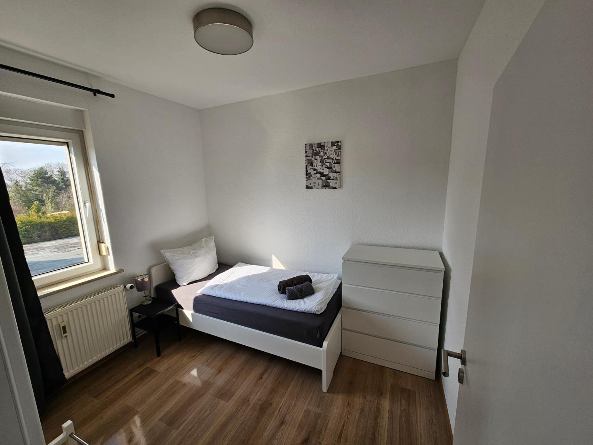 High Moon House In Nienburg With Wifi